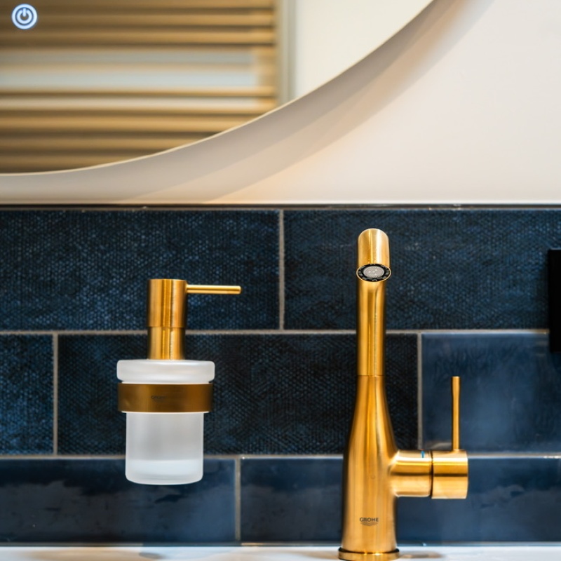 Bathroom detail