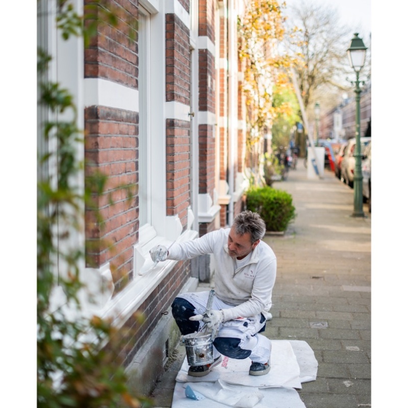 Specialist outdoor painting