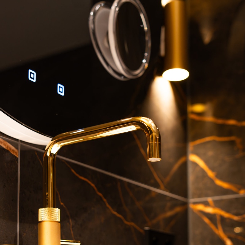 Classic black & gold styling